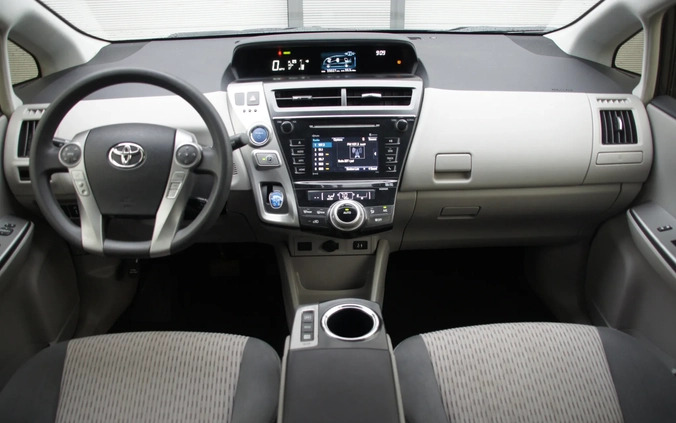 Toyota Prius cena 62000 przebieg: 88560, rok produkcji 2017 z Zwoleń małe 79